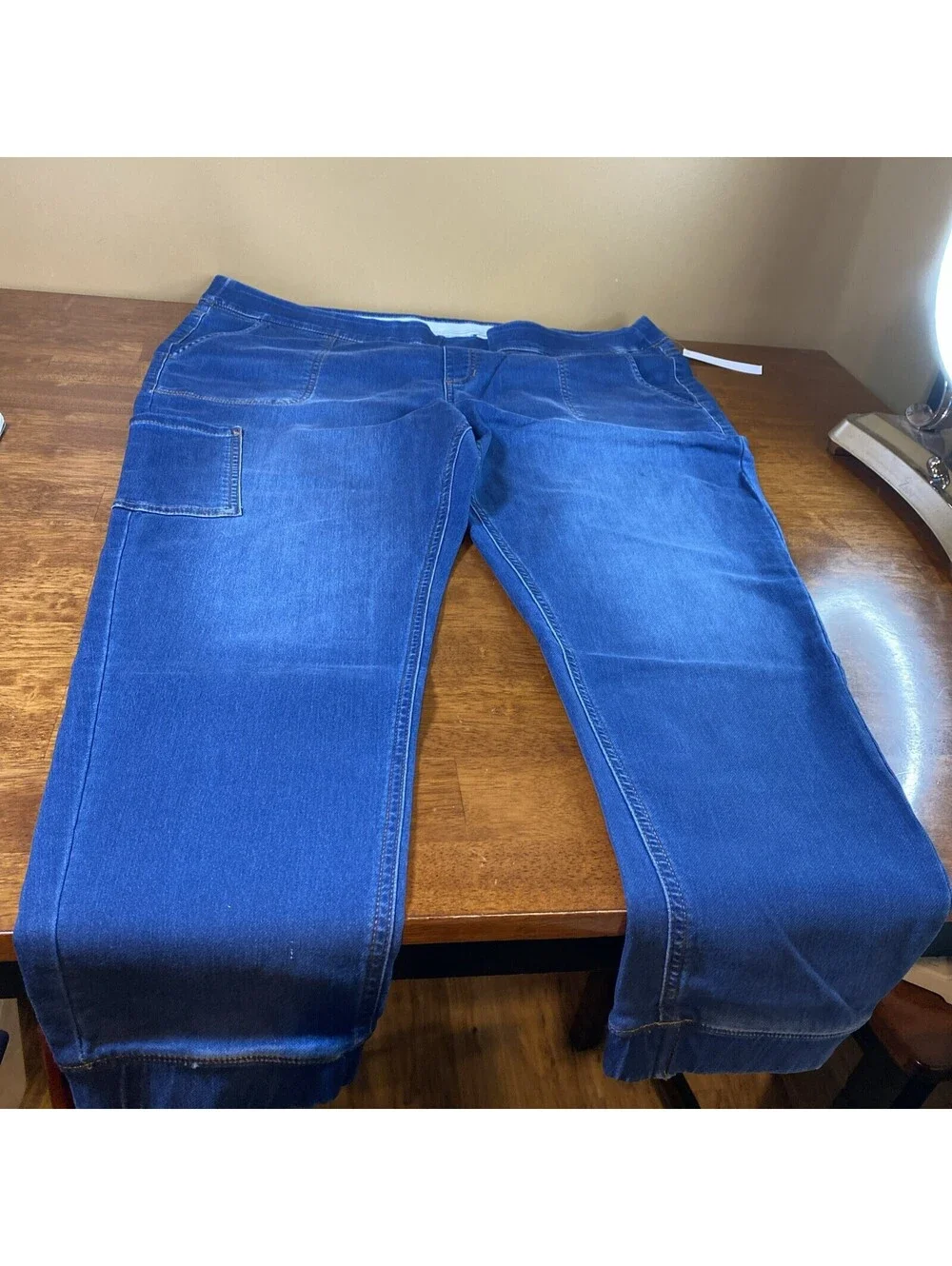 D&C Ladies Stretch Pull Up Jeans 5 Pockets One On Right Thigh 1X